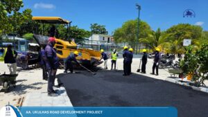 އއ. އުކުޅަހުގެ މަގުތަކުގައި ތާރު އެޅުމުގެ މަސައްކަތް ބާރު ސްޕީޑުގައި: 74 އިންސައްތަ މަސައްކަތް ނިމިއްޖެ