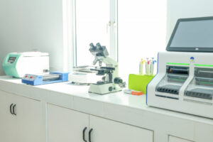 ރަށްރަށުގައި ލެބޯޓަރީ ޤާއިމްކުރުމުގެ މަޝްރޫޢު: މިހާތަނަށް 18 ރަށެއްގައި ޚިދުމަތް ފަށައިފި