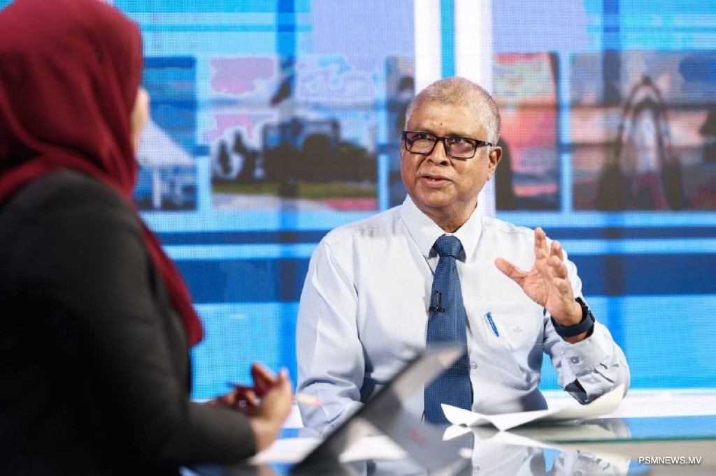 ދައުލަތަށް 40 އަހަރަށްވުރެ ދިގު މުއްދަތެއްގައި ޚިދުމަތްކުރައްވުމަށްފަހު މަނިކު ރިޓަޔަރކުރައްވައިފި