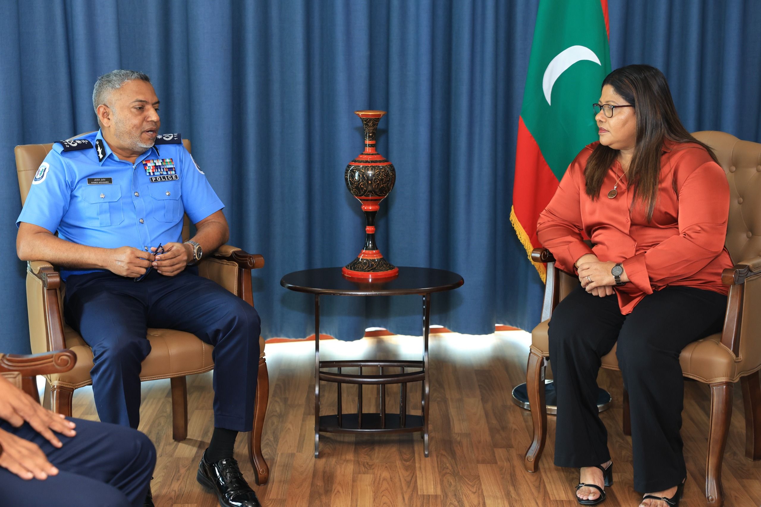 ނަފުސާނީ ދުޅަހެޔޮކަން ހަރުދަނާކުރުމަށް ފުލުހުންނާއި ހެލްތު މިނިސްޓްރީން މުހިންމު މަޝްވަރާތަކެއް ކޮށްފި