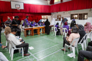 584 ވޯޓު ފޮށި ބަންދުކޮށްފި، އަދިވެސް ހަތަރު ފޮއްޓެއްގައި ވޯޓުލުން ކުރިއަށް