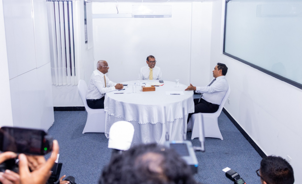 ނުފޫޒު ގަދަ ތިން ލީޑަރުންގެ ތާރީޚީ ބައްދަލުވުން ބާއްވައިފި