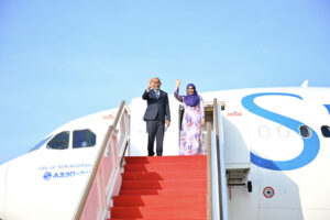 ރައީސްގެ ދެކަނބަލުން ސްރީލަންކާއަށް ކުރެއްވި ފުރަމާނަ ދަތުރުފުޅު ނިންމަވާލެއްވުމަށްފަހު މާލެ ވަޑައިގެންފި