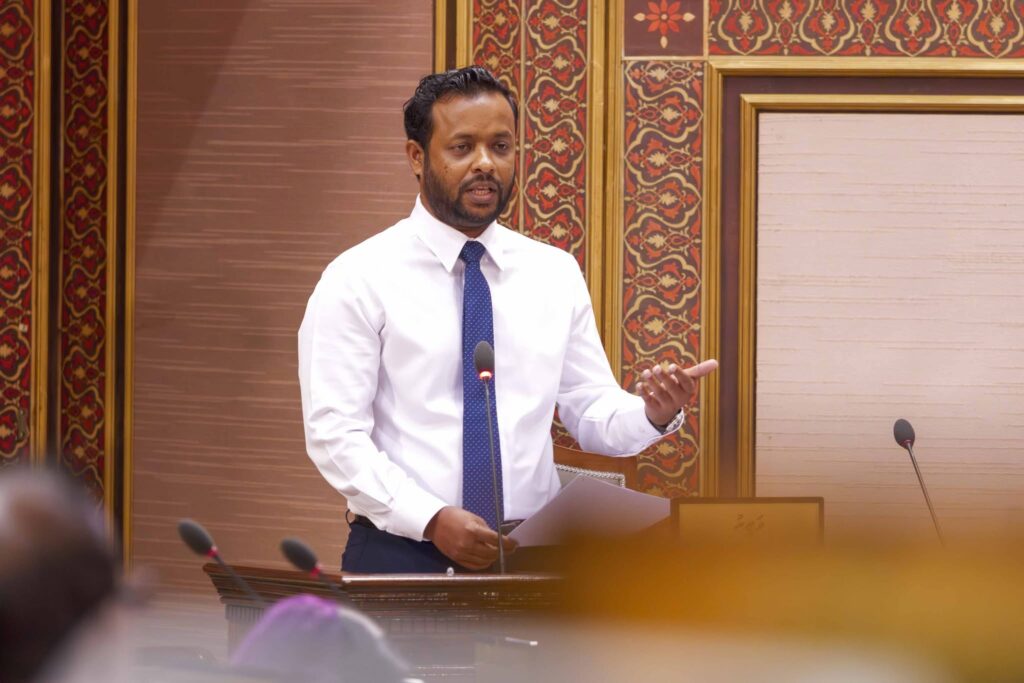 އައްޑޫ ލިންކު ރޯޑު ޒަމާނީ ފެންވަރަށް ހެދުމަށް 400 މިލިއަން ރުފިޔާ ބޭނުންވޭ: މުއްޠަލިބު
