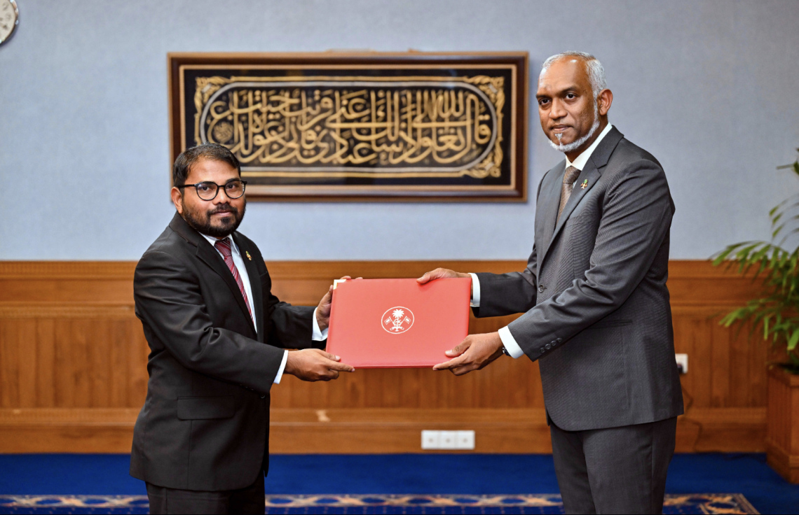 ރައީސްގެ މެންބަރަކަށް ހުންނެވި ޖޭއެސްސީގެ ނައިބު ރައީސް ޔަޒްމީދު މަގާމުން އިސްތިއުފާ ދެއްވައިފި