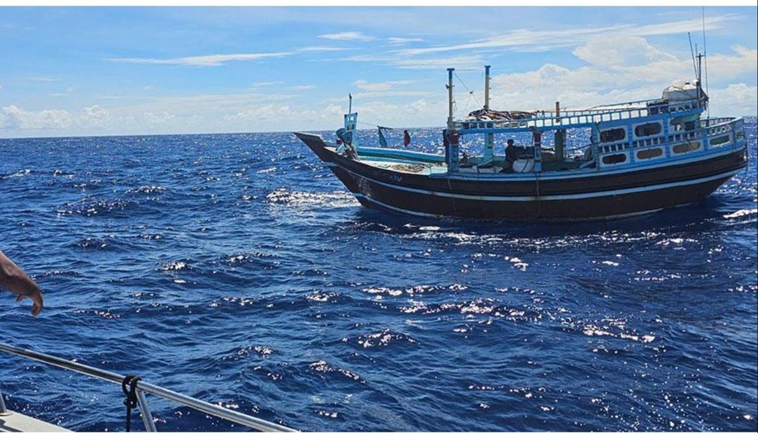 ރާއްޖޭގެ ސަރަހައްދުން ހިފެހެއްޓި އިރާނުގެ ދެ ބޯޓުން ގޯހެއް ނުފެނުނު