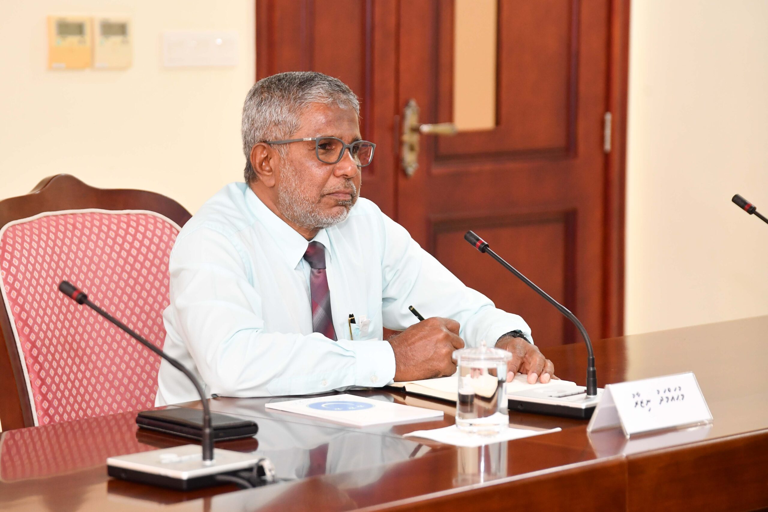ޕީސީބީގެ ރައީސްކަމަށް ނިޒާރު އައްޔަންކުރަން މަޖިލީހުން ރުހުން ދީފި