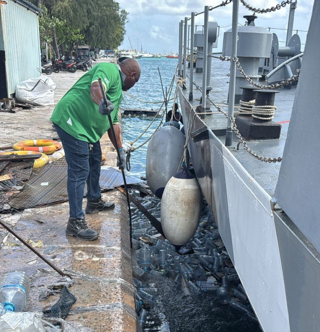 ހުޅުމާލެ ފަޅުތެރެ ސާފުކޮށް، އެޗްޑީސީން 61 ޖަންބޯ ބޭގްގެ ކުނި ނަގައިފި