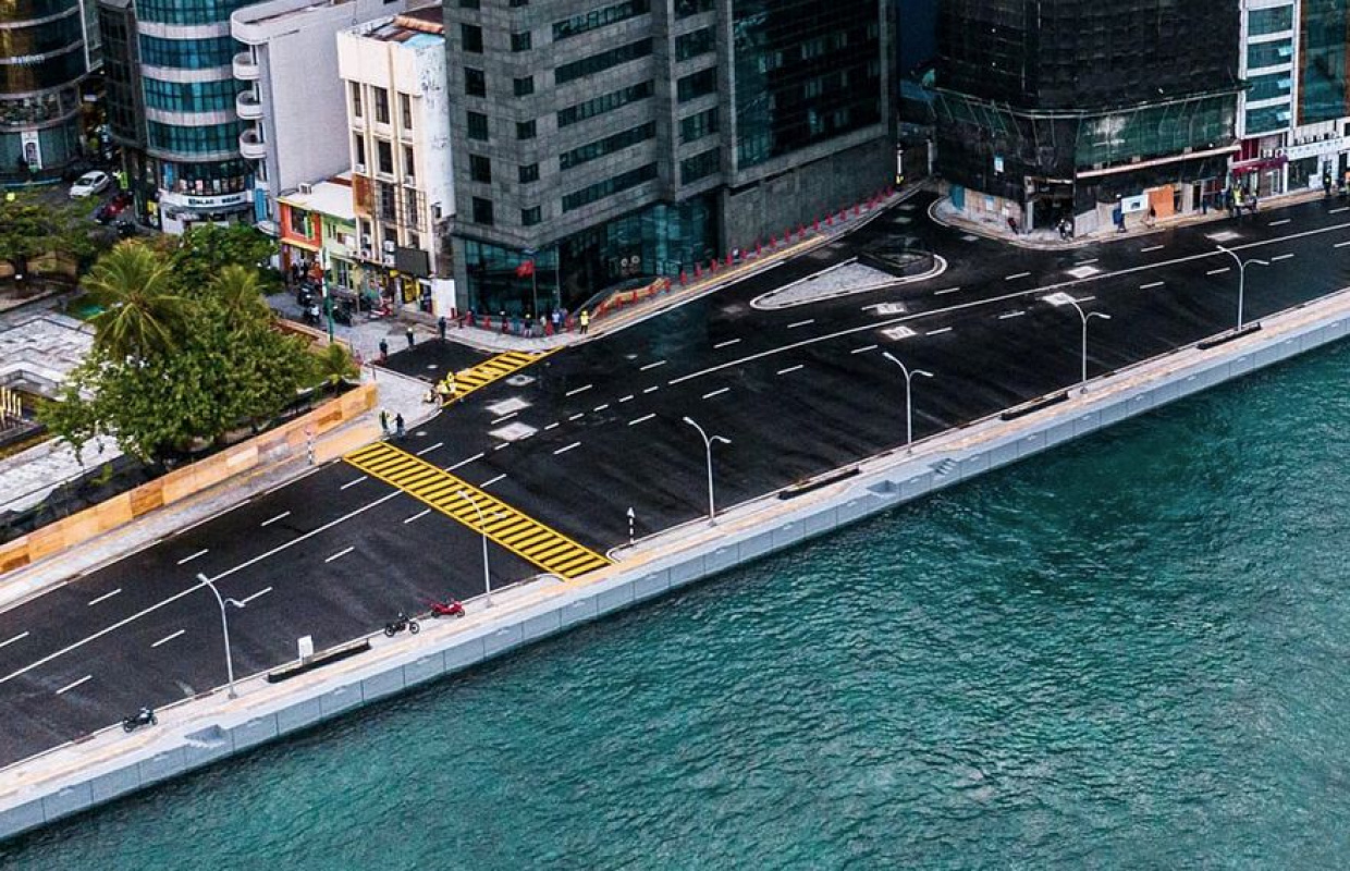 ޓްރެފިކް ތޮއްޖެހުމަށް ލުޔެއް ދިނުމަށް ޗާންދަނީ މަގުގެ ކޮޅު ދެކޮޅަށް ދުއްވޭ ގޮތަށް ބަދަލުކޮށްފި