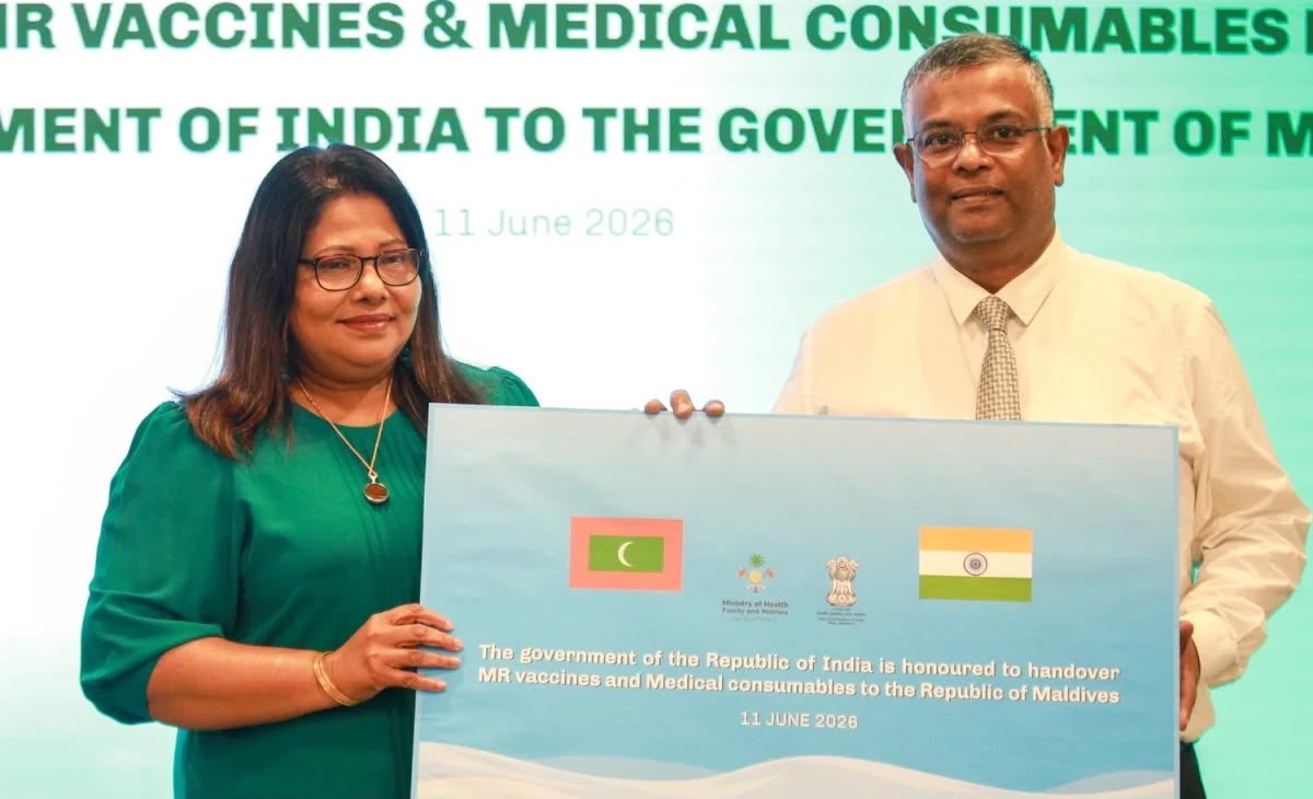 އިންޑިއާއިން ހިމަބިހި ވެކްސިންގެ 20 ހާސް ޑޯސް އަދި ތިން ޓަނުގެ މެޑިކަލް ސާމާނު ރާއްޖެއަށް ހަދިޔާކޮށްފި