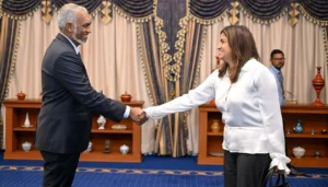 ޑިވެލޮޕްމަންޓް ބޭންކުގެ މަސައްކަތް ނުފެށެނީސް، ޗެއާޕާސަން އަރޫނީ އިސްތިއުފާ ދެއްވައިފި