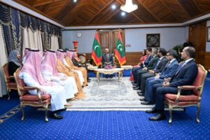 ސައުދީގެ ވަފްދަކުން ރައީސް ޑރ. މުޢިއްޒުގެ އަރިހަށް އިޙްތިރާމްގެ ޒިޔާރަތެއް ކުރައްވައިފި