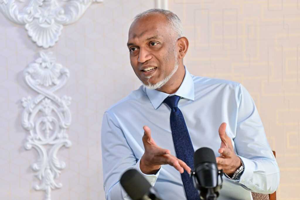 ޑޮލަރުގެ ދަތިކަން ހައްލުކުރަން އަޅާ ފިޔަވަޅުތަކުން ރަނގަޅު ނަތީޖާ ފެންނާނެ: ރައީސް