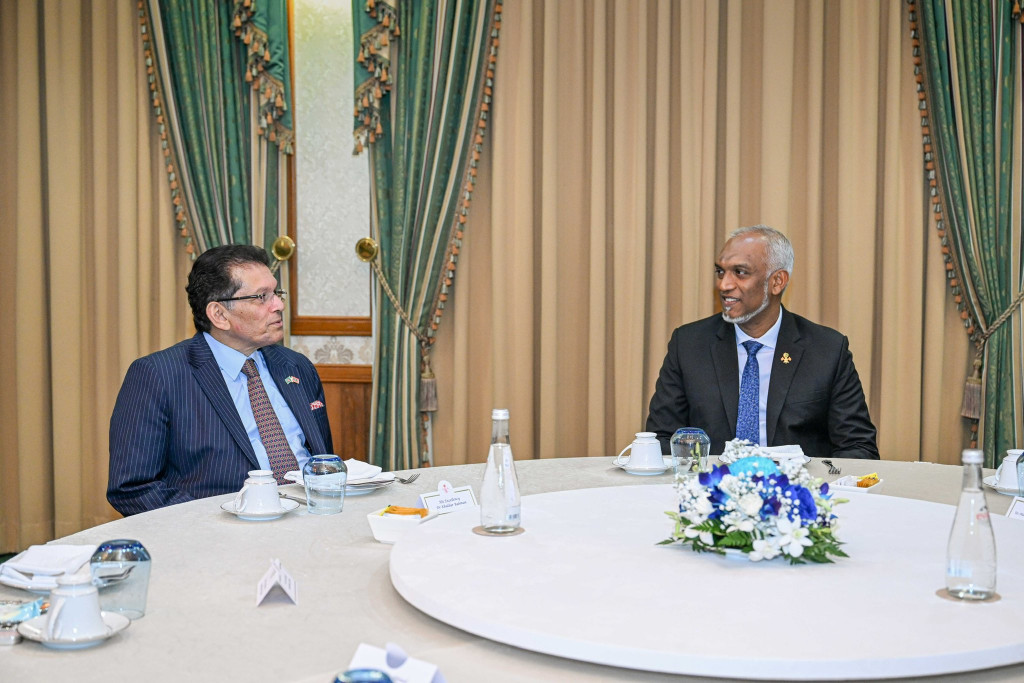 ތަޢުލީމީ ދާއިރާއިން ގުޅުން ބަދަހިކުރުމާ ގުޅޭގޮތުން ރައީސް މުޢިއްޒާއި ބަންގްލަދޭޝްގެ ޚާރިޖީ ވަޒީރު މަޝްވަރާކުރައްވައިފި