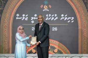 ދައުލަތަށް ދިގު މުއްދަތަކަށް ޚިދުމަތްކުރެއްވި 66 ބޭފުޅަކަށް ރައީސް ޝަރަފުގެ ބެޖާއި އައްޑަނަ އެރުވައިފި