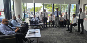 ޑޮލަރުގެ ދަތިކަމާ ގުޅޭގޮތުން އެމްޑީޕީން ޕީޖީން އެމްއެމްއޭގެ ގަވަރުނަރާ ބައްދަލުކުރަން އެދިއްޖެ