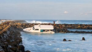 20 އަށްވުރެ ގިނަ މީހުންނާއެކު ދަތުރުކުރި ލޯންޗެއް މާލޭ ދެކުނު ފަރާތު ނެރަށް އުރިއްޖެ