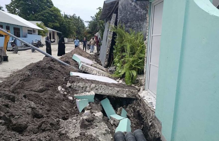 ކެލާގައި މަގު ކޮންނަނިކޮށް ފާރެއް ވެއްޓި މުވައްޒަފަކަށް ބޮޑެތި އަނިޔާތަކެއް