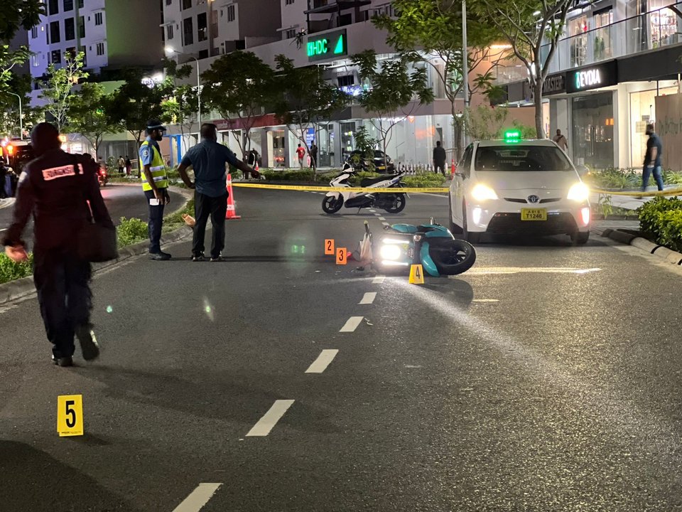 ހުޅުމާލޭގައި ހިނގި އެކްސިޑެންޓެއްގައި އަނިޔާވި 9 އަހަރުގެ ކުއްޖާ ވެންޓިލޭޓަރުގައި
