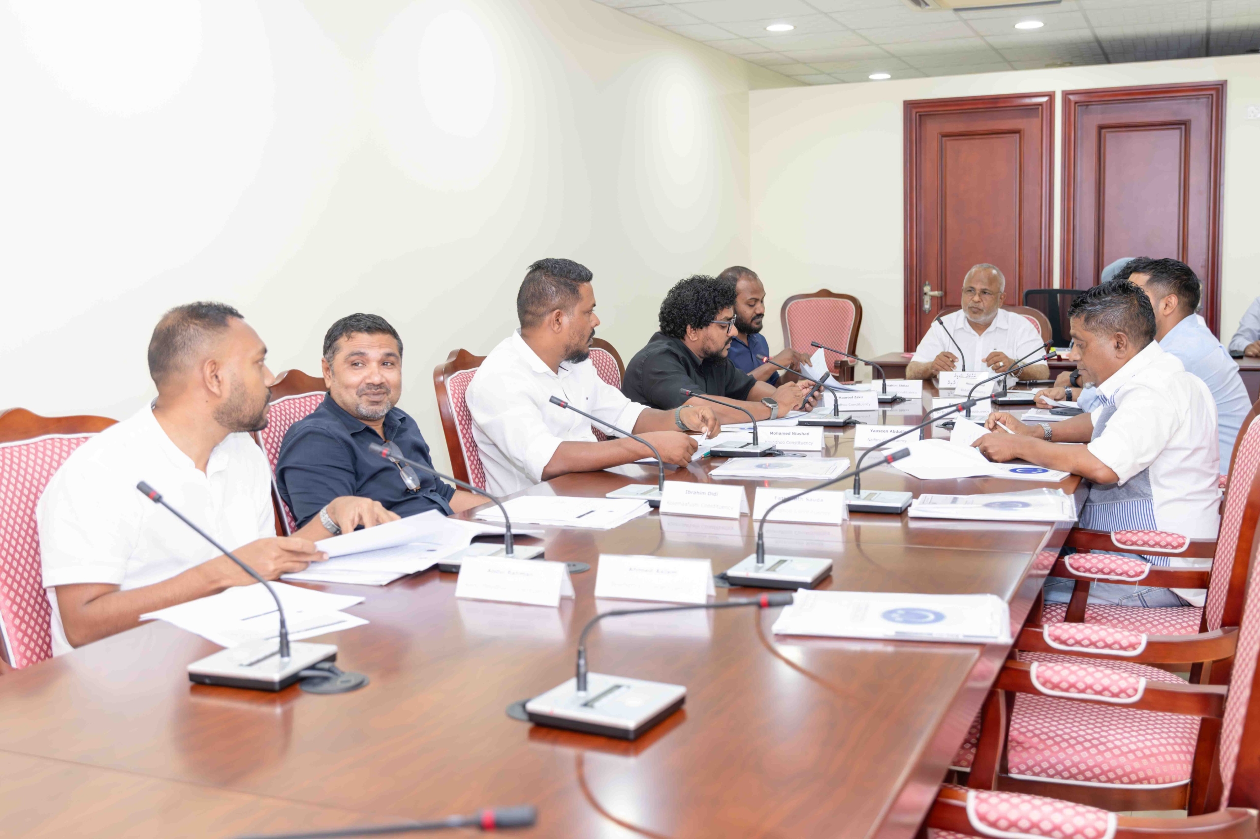 ކައުންސިލްތަކުގެ އިޚްތިޞާސްގައި ހިމެނޭ ބިންތަކާ ގުޅޭ ބިލު ކޮމިޓީން ފާސްކޮށްފި
