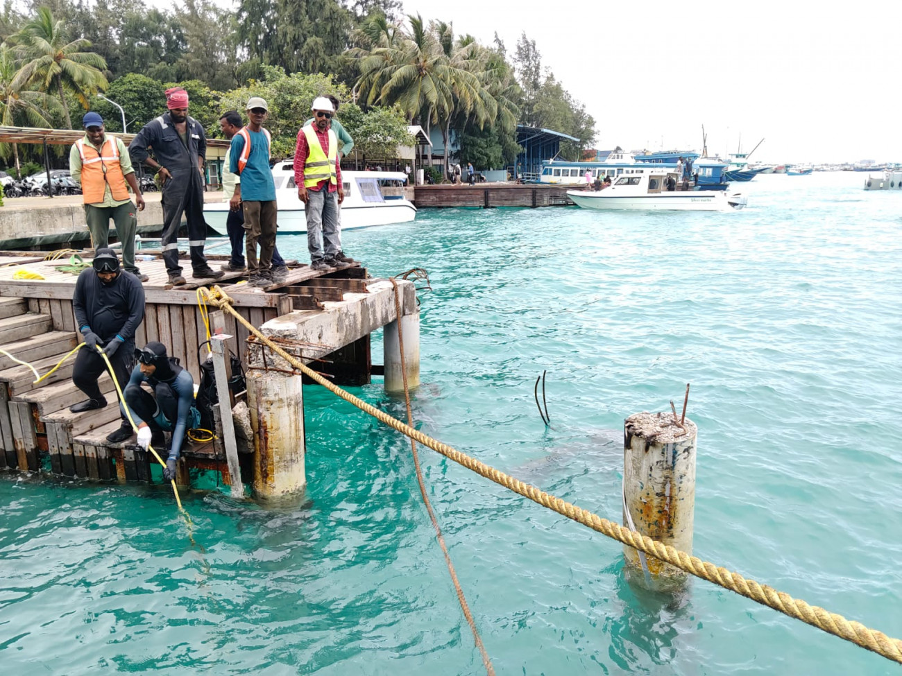 ބާޖަކުން ޖެހި ގެއްލުންވި ހުޅުމާލޭ ލަކުޑި ޖެޓީ މަރާމާތުކުރަން ފަށައިފި