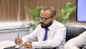 މާލޭގެ މަގުތައް ކުނިގޮނޑަކަށްވަނީ ވެމްކޯގެ އިހުމާލުން: އާޒިމް