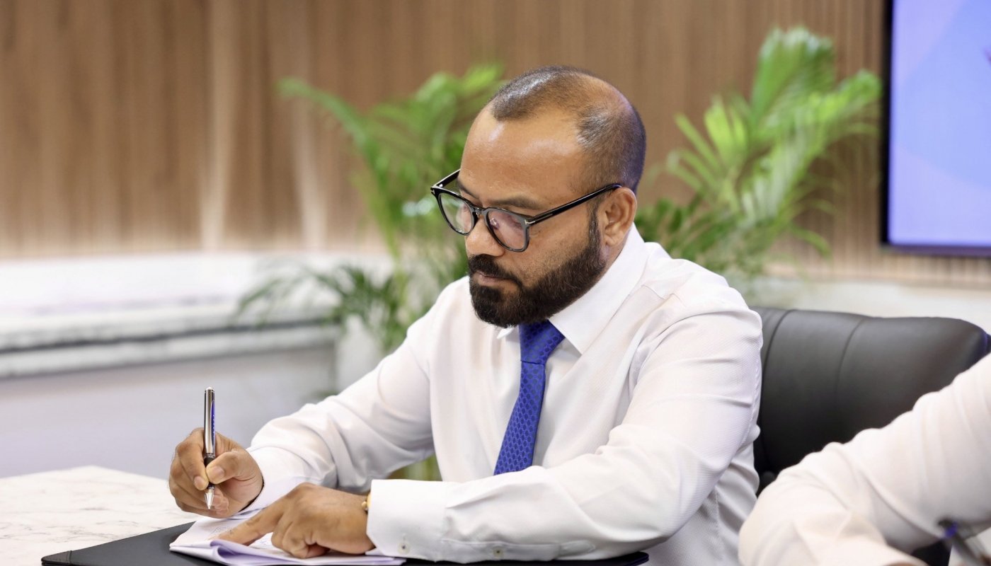 މާލޭގެ މަގުތައް ކުނިގޮނޑަކަށްވަނީ ވެމްކޯގެ އިހުމާލުން: އާޒިމް