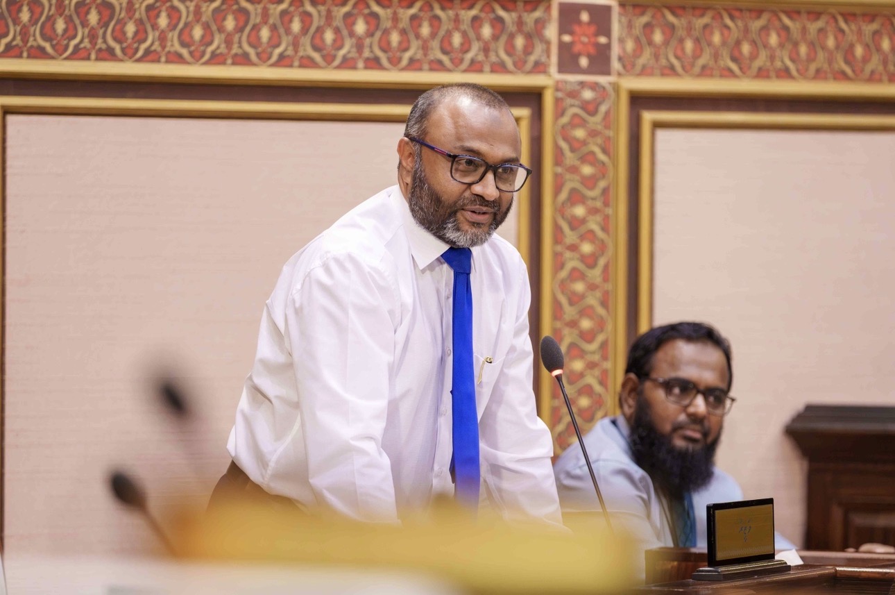 ބޭނުންވާ މިންވަރަށްވުރެ ބޮޑެތި މިސްކިތްތައް ބިނާކުރުމުގެ ބޭނުމެއް ނެތް: ޝަހީމް