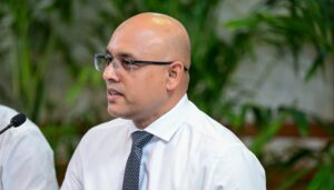 މިސަރުކާރުން 1.3 ބިލިއަން ޑޮލަރުގެ ދަރަނި އަދާކޮށްފި: ފިނޭންސް މިނިސްޓަރ
