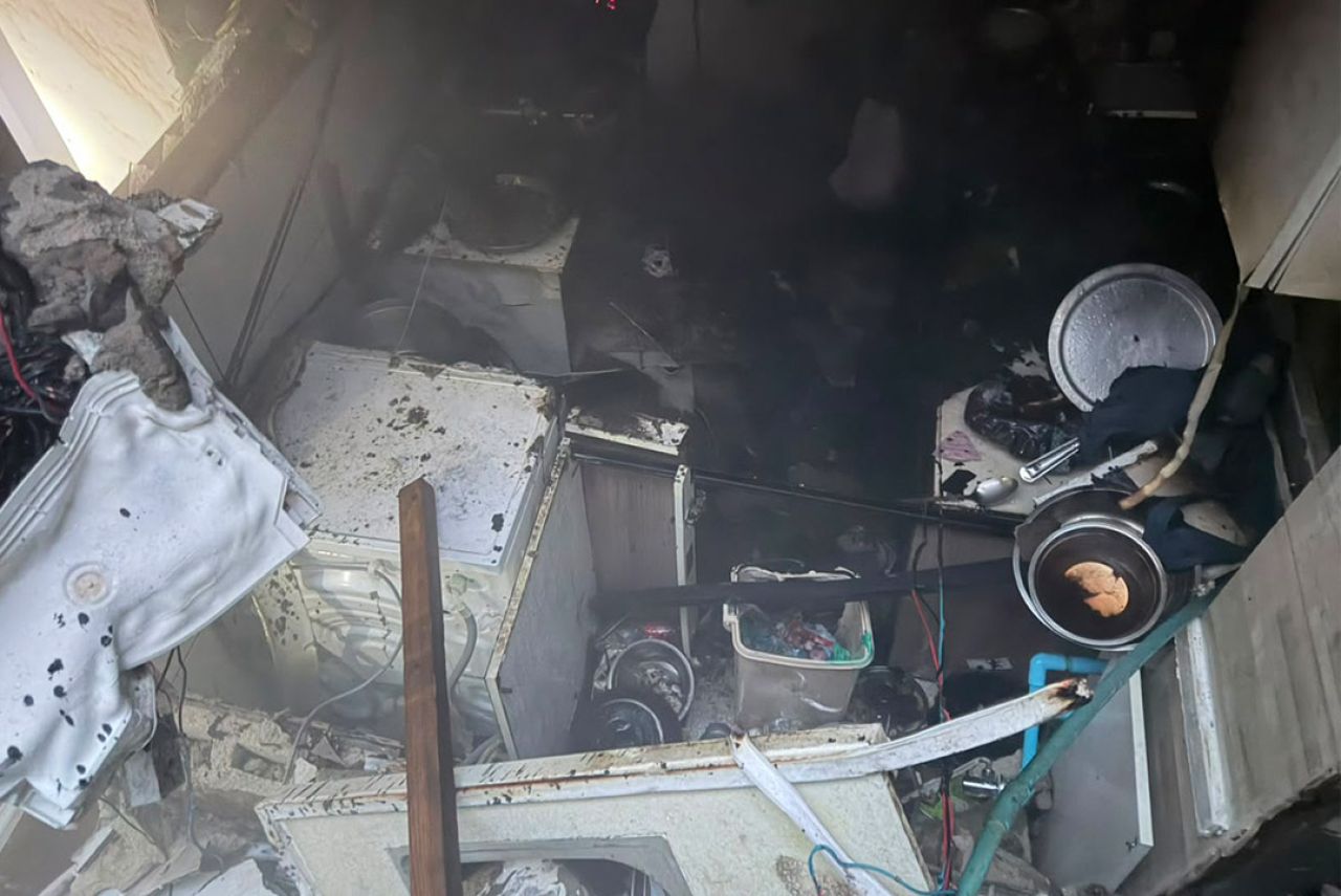 ދޫގަސްގޭގައި ހިނގި އަލިފާނުގެ ހާދިސާގައި އަނިޔާވި އެކަކު ވެންޓިލޭޓަރުގައި، ދެ މީހަކު އައިސީޔޫގައި
