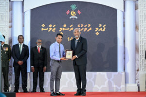މަރްހޫމް ސާންތީއަށް ހިދުމަތުގެ ގައުމީ އިނާމު