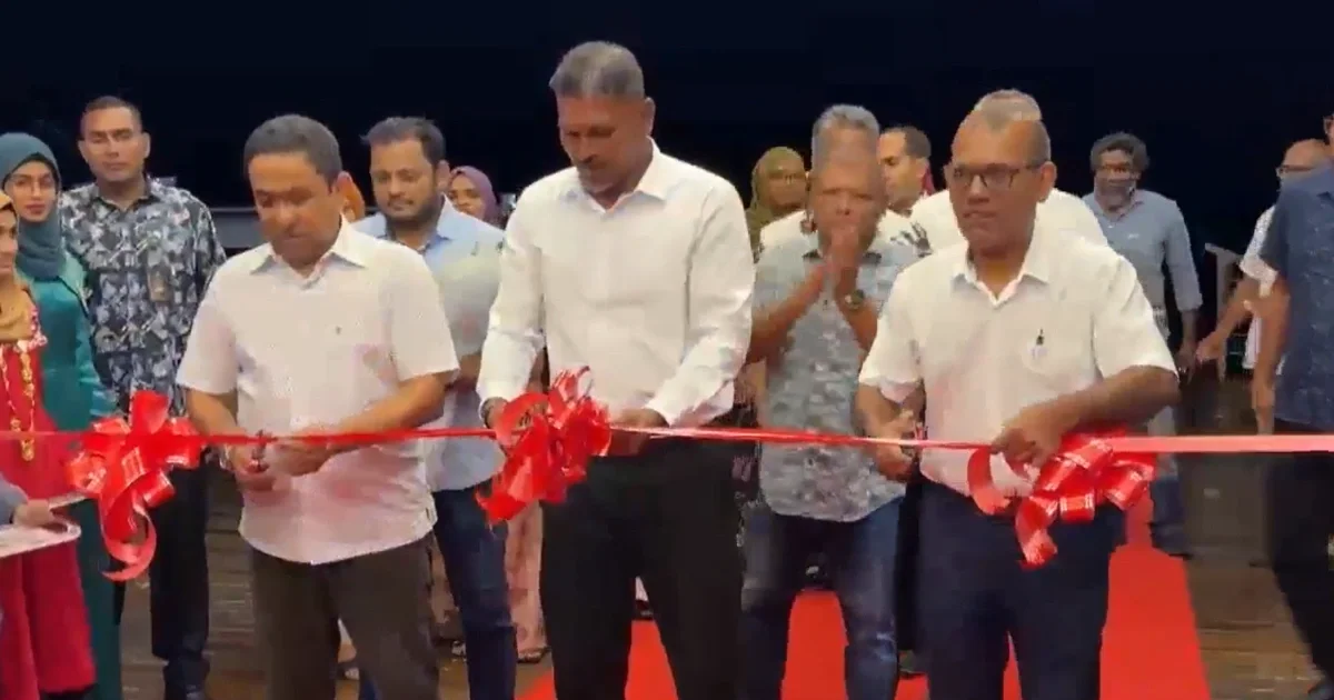 ކުރީގެ ދެ ރައީސުން ތިނަދޫ ސިޓީގެ އައު ޖެޓީ ހުޅުއްވައިދެއްވައިފި
