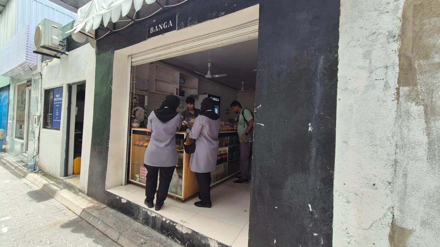 މާލޭގެ ކެފޭ، ރެސްޓޯރެންޓްތަކުގެ ހުއްދަ ބަލައި ފާސްކުރަން ފަށައިފި