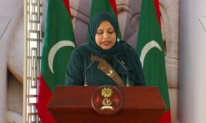 ޤައުމިއްޔަތުގެ ޝަރުޠުތަކާމެދު ފުންކޮށް ވިސްނަންޖެހޭ ވަގުތު ޖެހިއްޖެ: ވަޒީރު ހީނާ