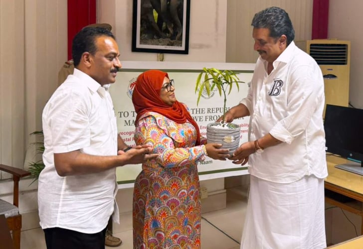 ފަސް މިލިއަން ގަހުގެ މަޝްރޫޢަށް ކެރެލާއިން ރާއްޖެއަށް 1،200 ޅަގަސް ހަދިޔާކޮށްފި