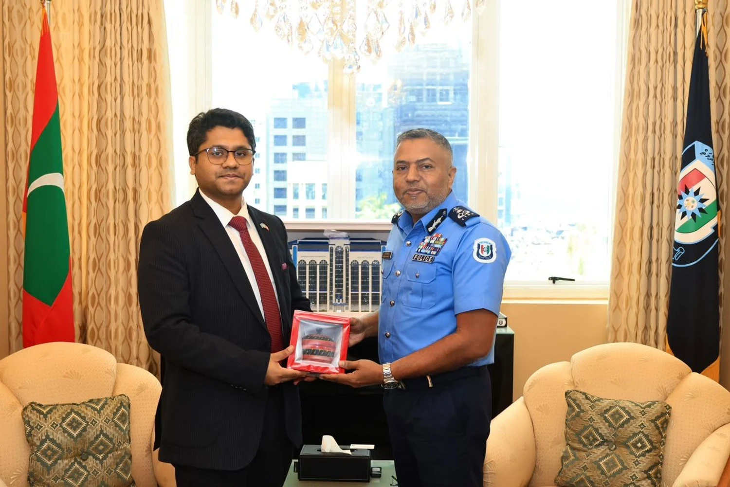 ދިވެހި ފުލުހުންގެ ތަމްރީނަށް ބަންގްލަދޭޝްގެ އެއްބާރުލުން ހޯދަން މަޝްވަރާކޮށްފި
