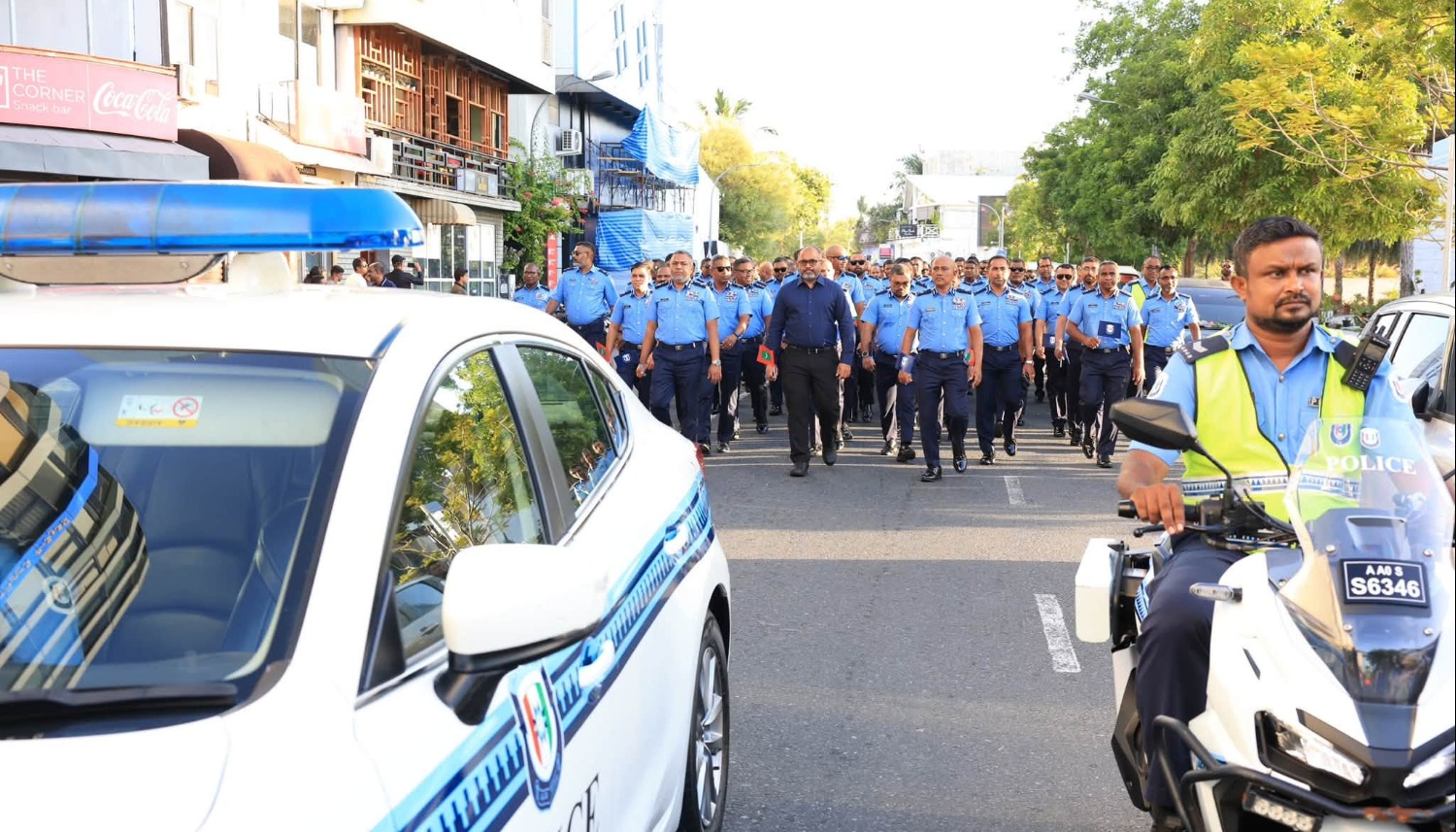ފުލުހުންގެ ދުވަހުގެ ހިނގާލުމުގައި 1،000 އަށްވުރެ ގިނަ މުވައްޒަފުން ބައިވެރިވެއްޖެ