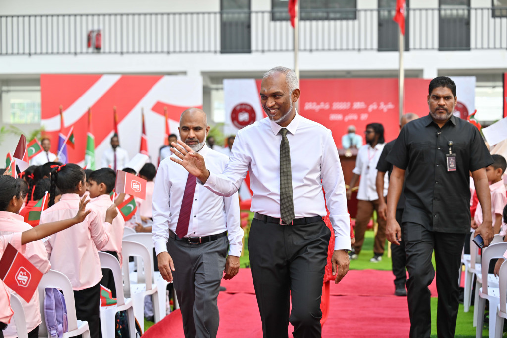 މުދައްރިސުންގެ މަސައްކަތުގެ ބުރަ ކުޑަކުރުމަށް ސަރުކާރުން އިސްކަން ދޭނެ: ރައީސް