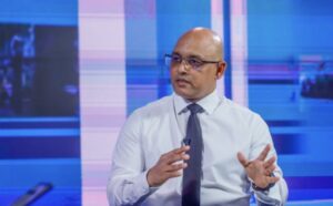 ދަރަނީގެ ބުރަ ލުއިވެ، ކުރިއަށް އޮތީ ފަސޭހަ މަގެއް: ޒަރީރު