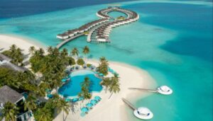 ކަނޑިންމަ ރިސޯޓުގައި ދެ ފަތުރުވެރިން ގެނބިގެން މަރުވެއްޖެ