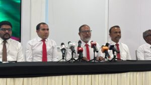 ރަސްމާލެ އީގަލް ހިލްސްއަށް ދިނުމާ ދެކޮޅަށް އިމްރާން އިސްވެ ހުންނަވާ ހަރަކާތެއް ފައްޓަވައިފި
