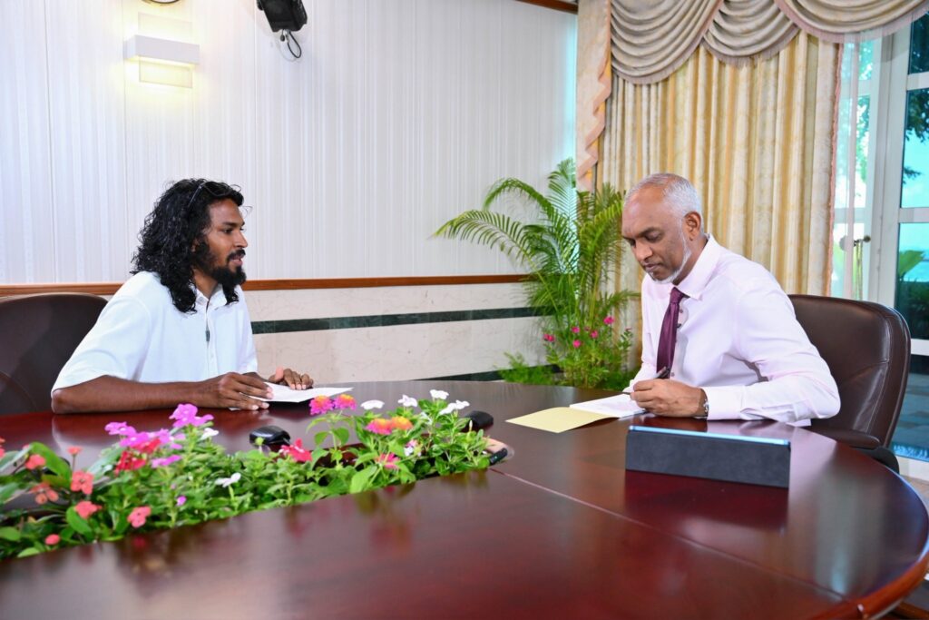 އޮންލައިން ވިޔަފާރީގެ ދަތިތައް ހައްލުކޮށްދޭނަން: ރައީސް