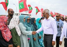 ރައީސް ޑރ. މުއިއްޒު  ގދ. މަޑަވެލީގައި. --- ފޮޓޯ: ރައީސް އޮފީސް