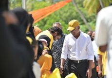 ރައީސް ސޯލިހް މިއަދު ނ. މާޅެންދޫގައި. --- ފޮޓޯ: އެމްޑީޕީ