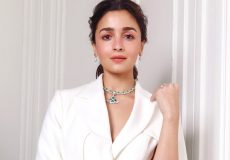 Alia-Bhatts-Hollywood-film-shoot-saved-her-from-Covid-attack-at-Karan-Johars-birthday-bash-2