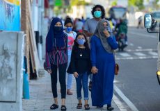 Maldives medates masks