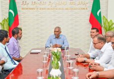 Muizzu with Hulhudheli COuncil