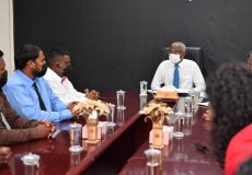 Raees-meets-lh-atoll-council-1