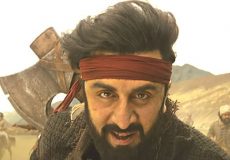 Ranbir-Kapoor-turns-Desi-Robin-Hood-in-Shamshera-f-1