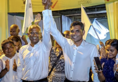 ގިނަ ބަޔަކު ގަބޫލުކުރާ ގޮތުގައި ރައީސް ސާލިހުވެސް ރަނިންމޭޓަކު އައްޔަން ނުކޮށް ލަސްކުރައްވަނީ ރައީސް ޔާމިންގެ ކެނޑިޑަސީއާމެދު ގޮތެއް ނިމެންދެން